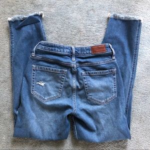 Hollister High-Rise Mom Jeans Vintage Stretch